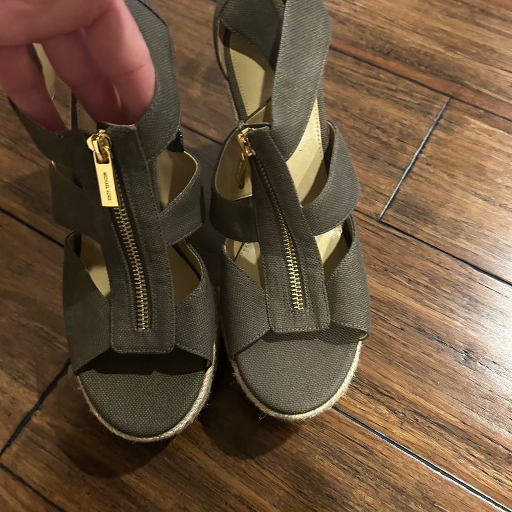 Michael Kors Wedge Sandal sz 8 never worn